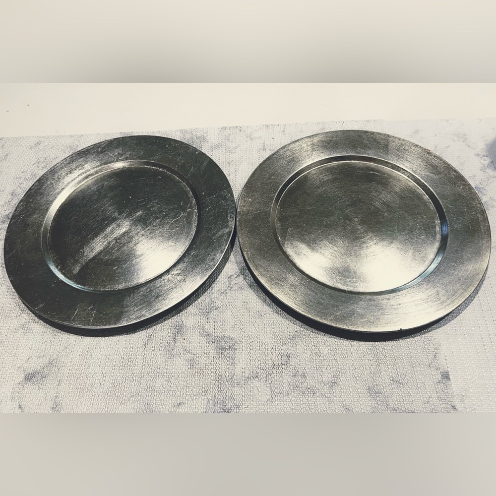 🍽️ Silver Metal Plate Chargers – Set of 2